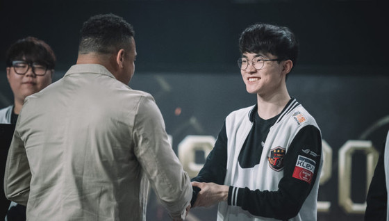 Faker rentre dans le Hall of Fame de l'eSport